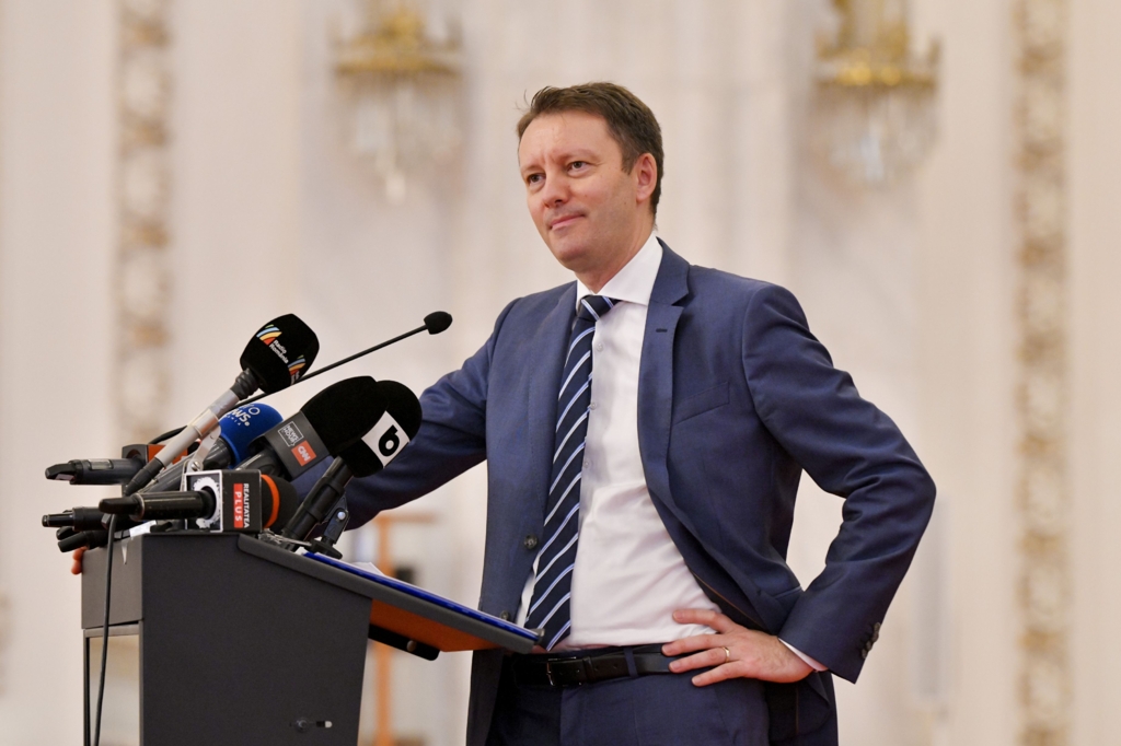 Guvernul Siegfried Mureșan se îndreaptă spre votul de învestire cu un suport parlamentar minim