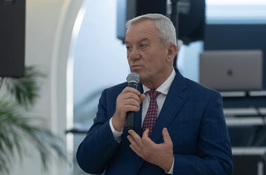 Constantin Toma solicită parlamentarilor PSD votul pentru guvernul desemnat de Siegfried Mureșan