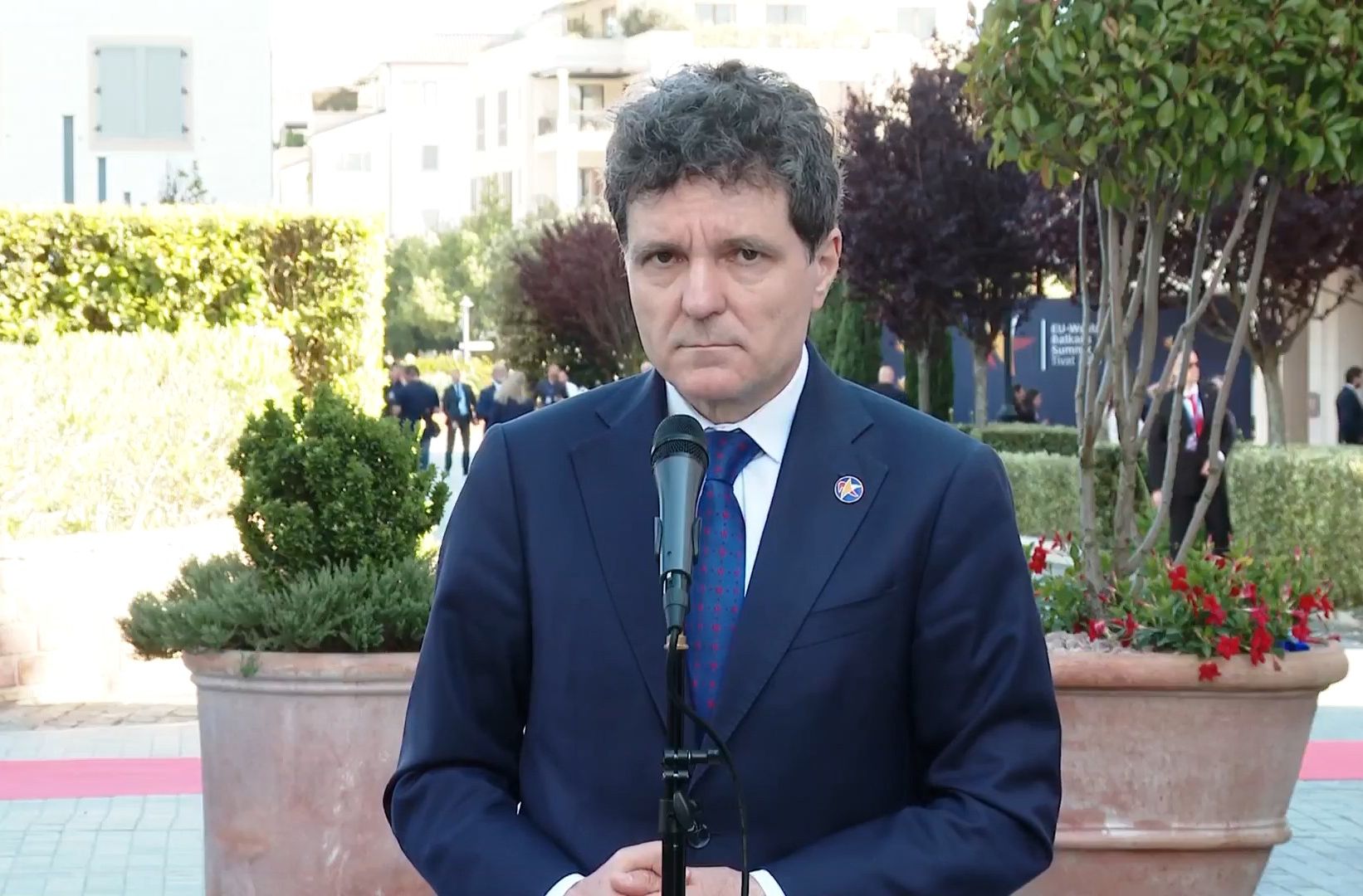 Nicușor Dan solicită partidelor încheierea crizei politice înainte de votul pentru Guvernul Mureșan