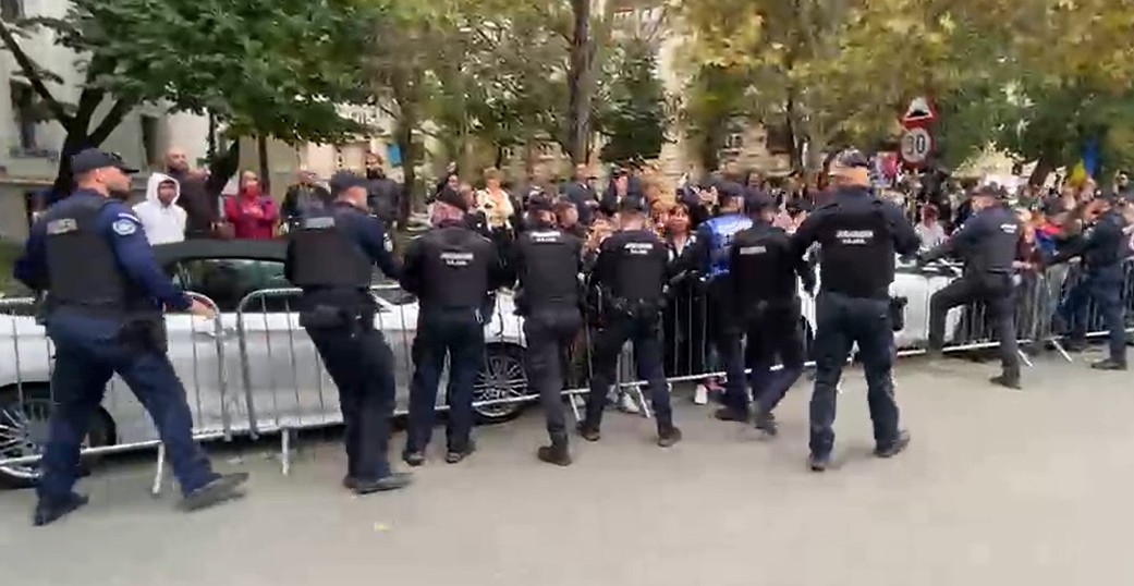 Călin Georgescu a fost arestat preventiv: proteste și tensiuni în fața arestului central