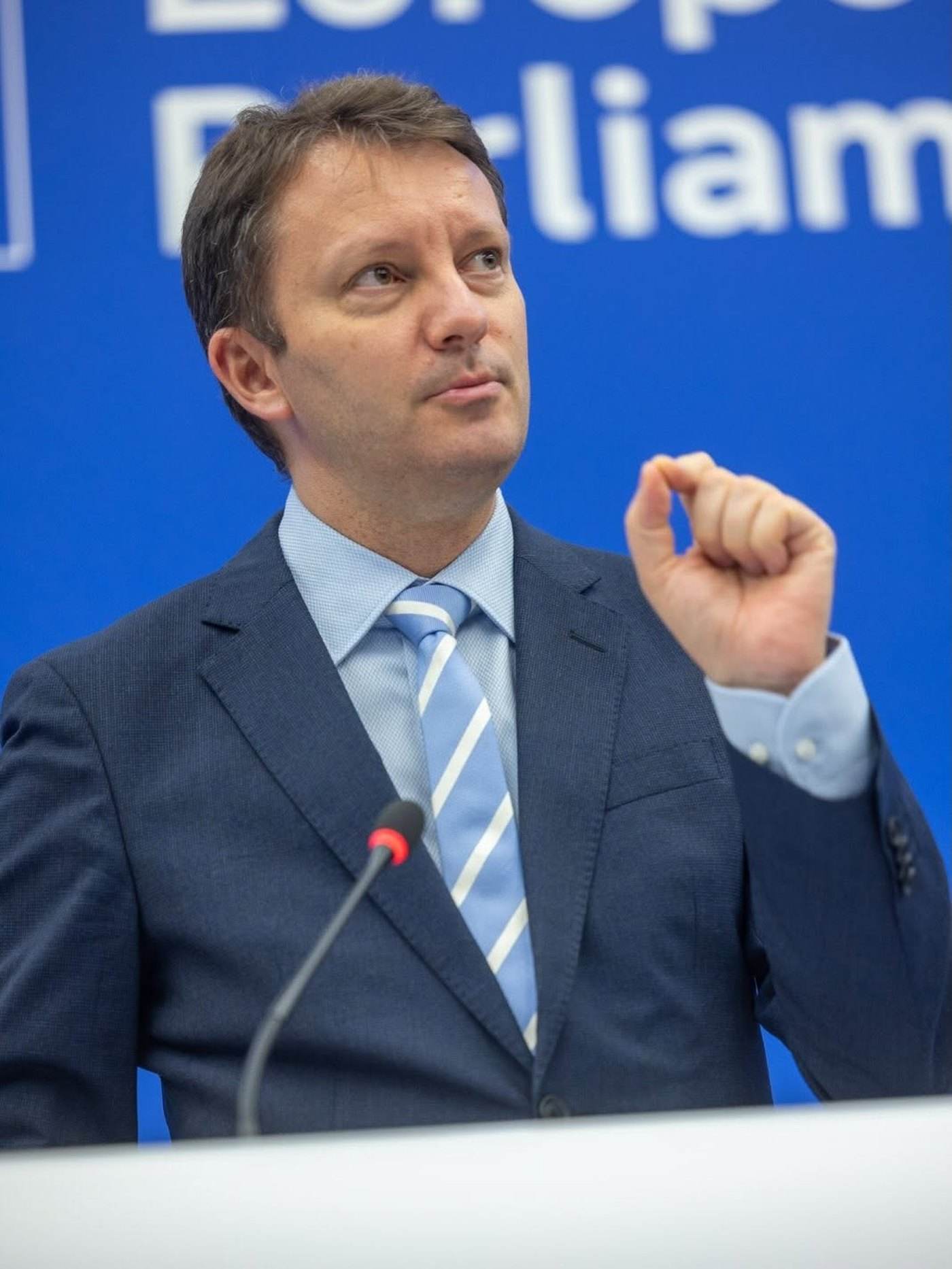 Siegfried Mureșan solicită Parlamentului votul de învestitură pentru a stopa criza politică