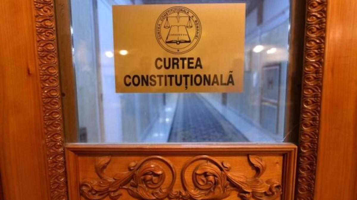 CCR amână sesizarea lui Sorin Grindeanu privind conflictul dintre Guvern și Parlament