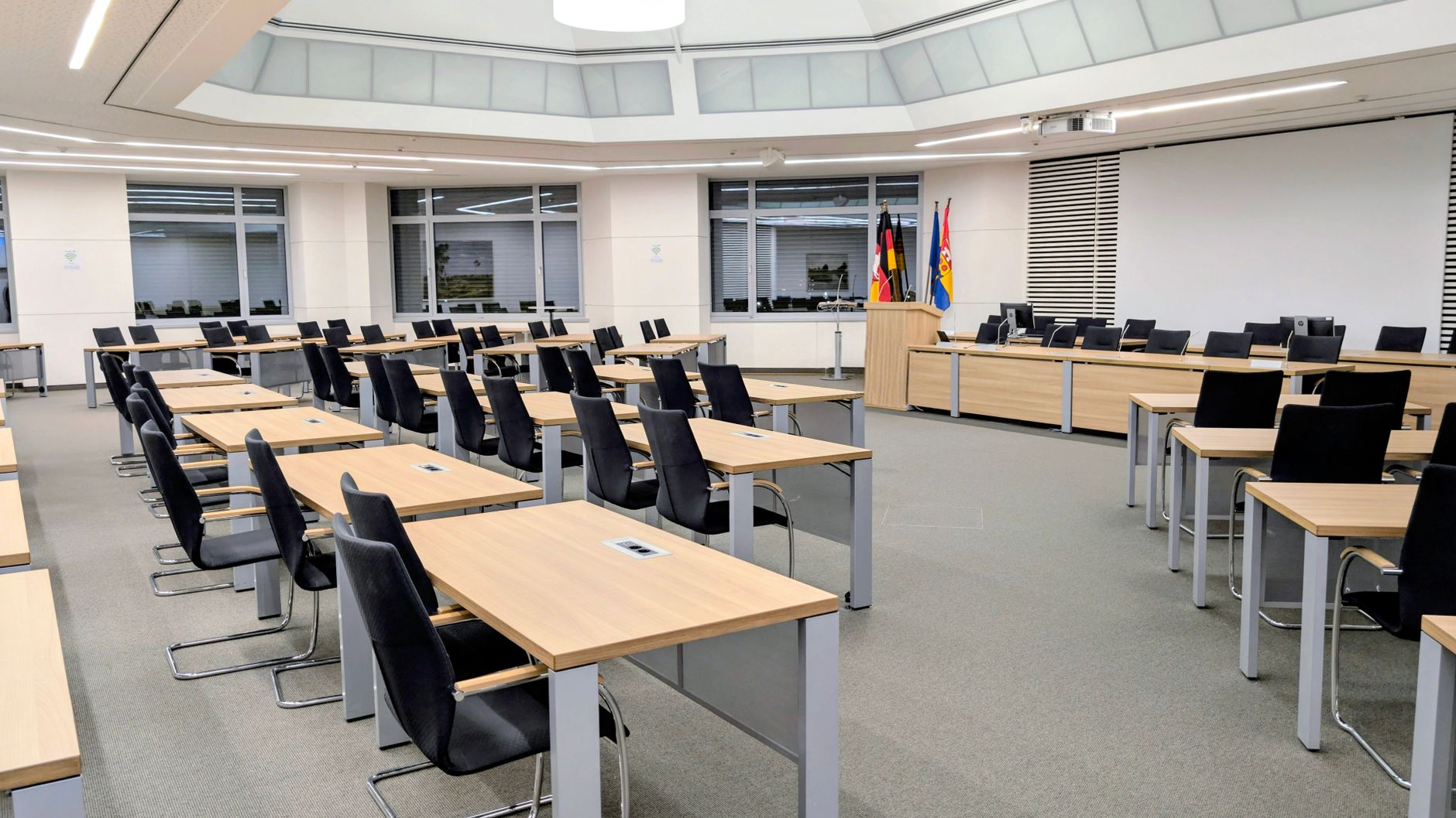 Cabinetul propus de Siegfried Mureșan a fost respins de Parlament. PSD anunță pregătirea pentru redresarea țării