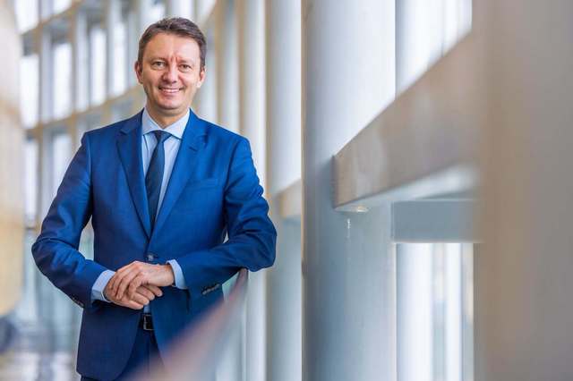 Eșecul guvernului Mureșan în Parlament: Criza politică din România amenință ratingul de investiții