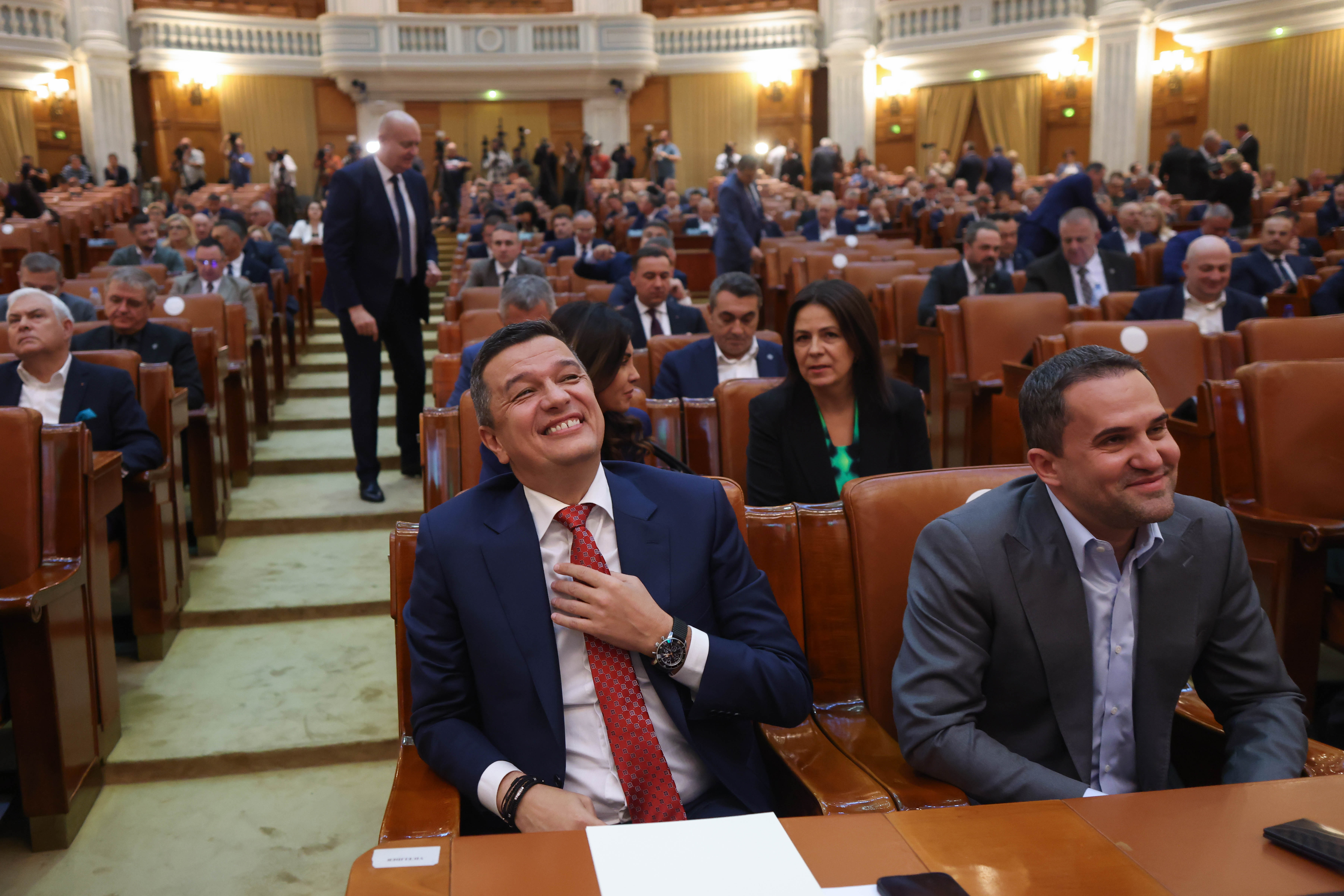 Strategia PSD după căderea Guvernului Mureșan: colaborarea cu AUR este ultima soluție