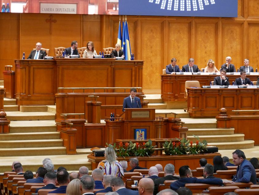 Guvernul propus de Siegfried Mureșan a fost respins în Parlament: au fost necesare 233 de voturi