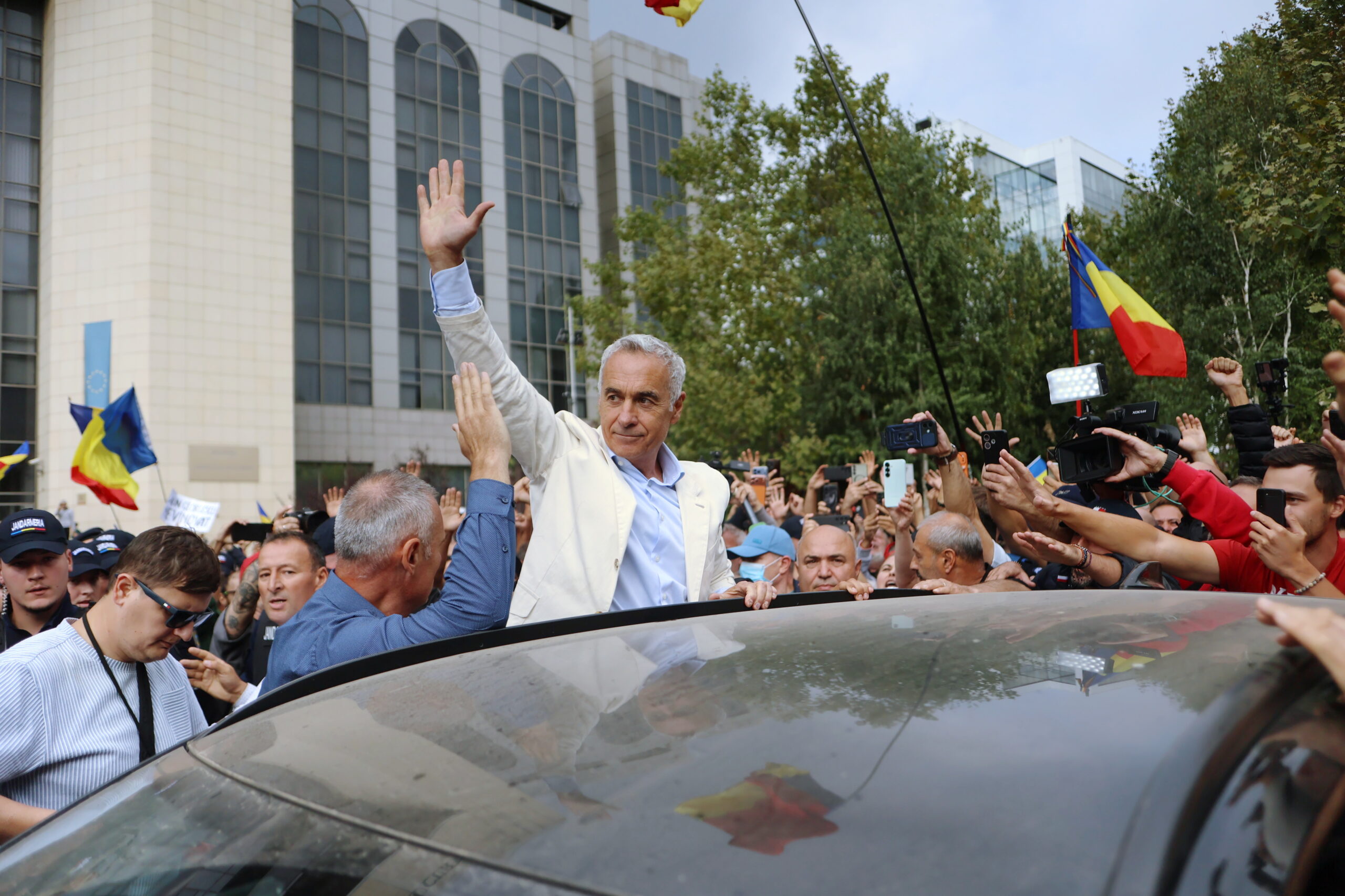 Călin Georgescu va fi scos din arest pentru a asista la perchezițiile informatice din dosarul DIICOT
