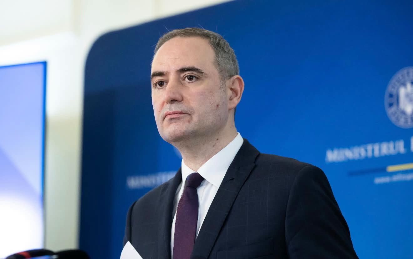 Ministrul Alexandru Nazare avertizează: alegerile anticipate pot atrage retrogradarea ratingului României