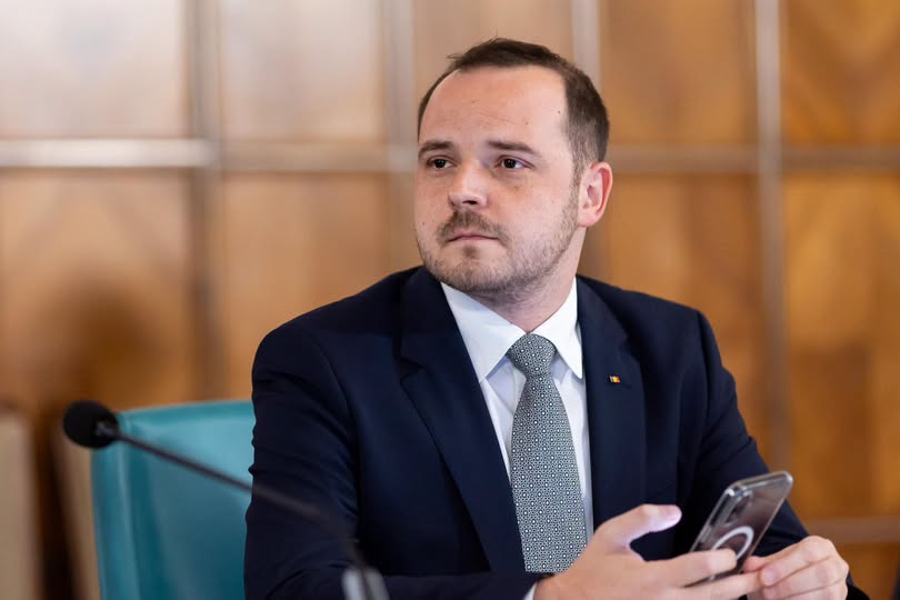 Alexandru Rogobete solicită forțelor politice formarea unui guvern stabil pentru România