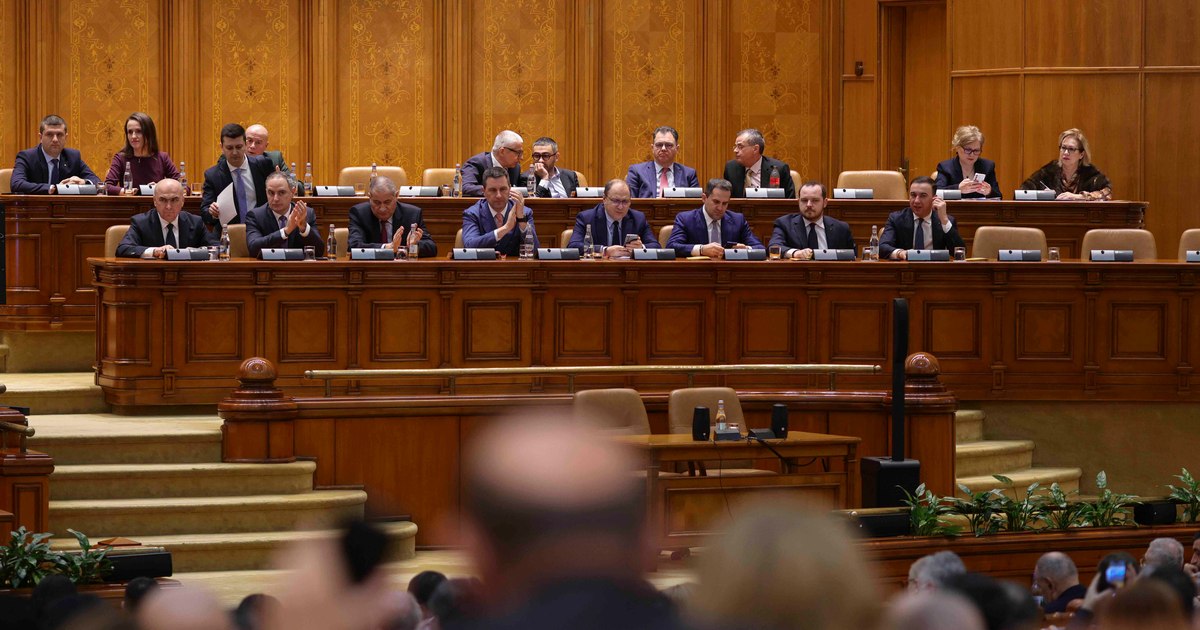 Blocajul politic din România pune în pericol ratingul de credit înainte de evaluarea S&P