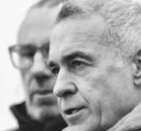 Nicolae Voiculeț a cântat pentru Călin Georgescu în fața Arestului Central după un eveniment la Biblioteca Metropolitană