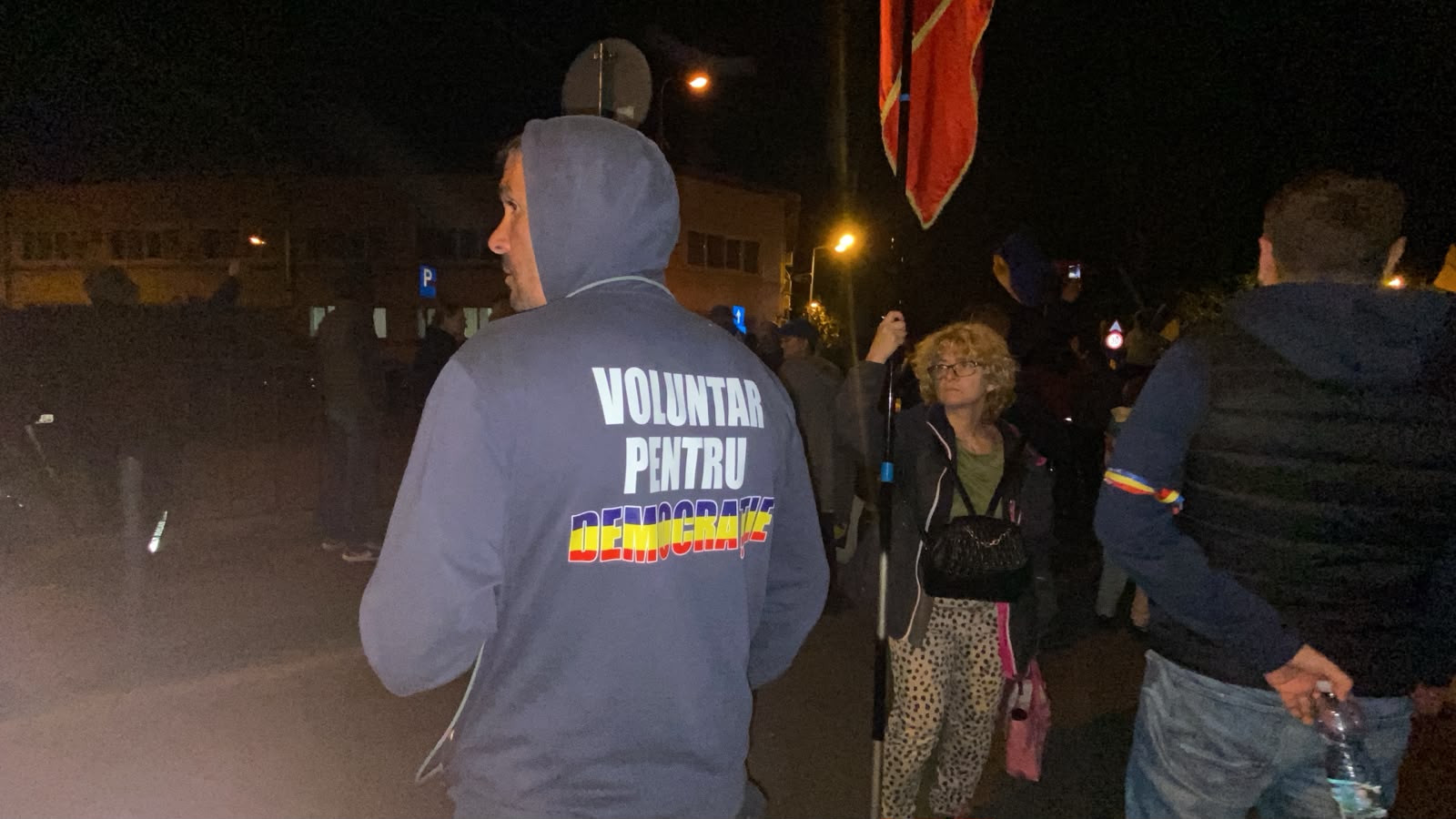 Protest masiv în fața Arestului Central: Aproximativ 2.000 de persoane cer eliberarea lui Călin Georgescu