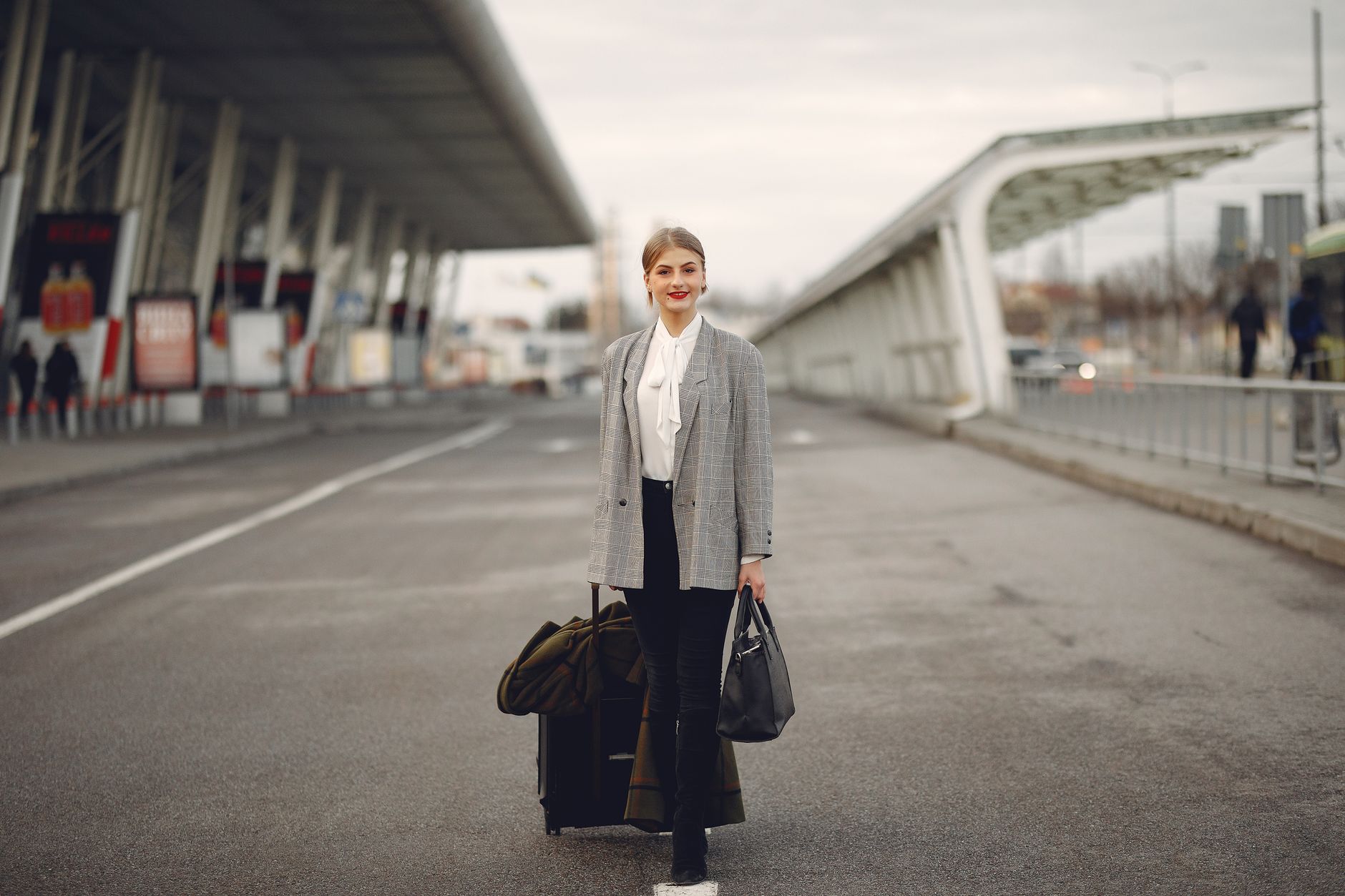 Reguli noi pentru pasagerii din UE: un bagaj de cabină de 7kg va fi gratuit de la anul