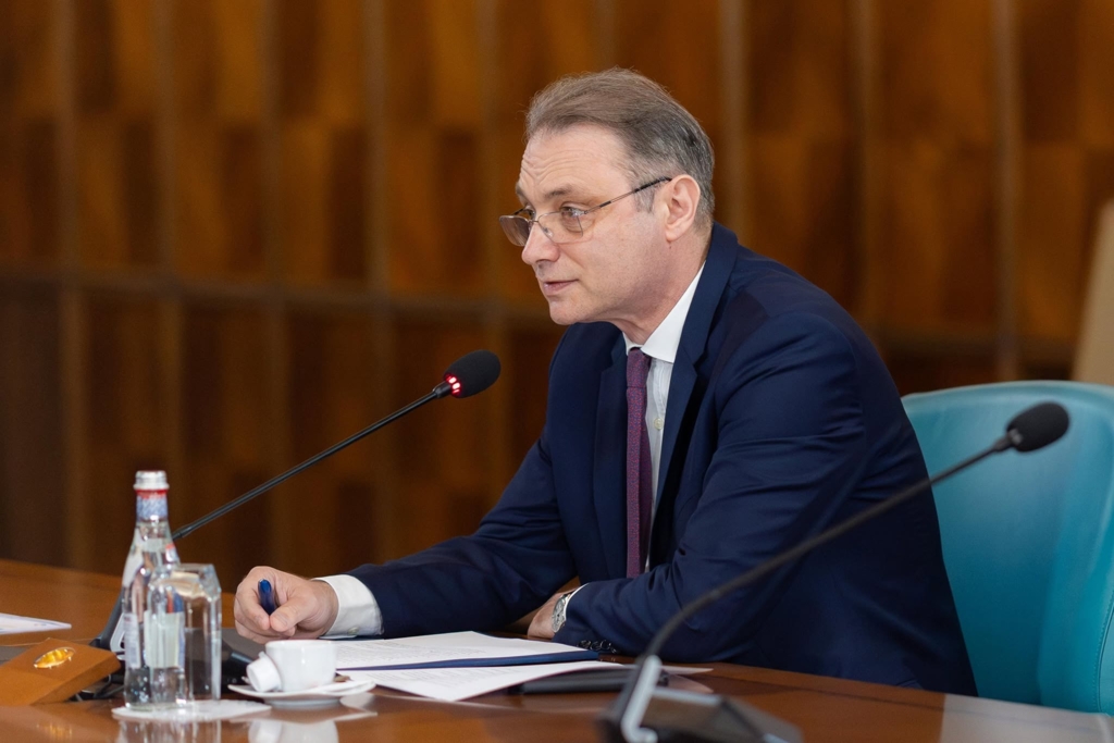 Profilul noului premier desemnat, Luca Niculescu: Averea și parcursul profesional