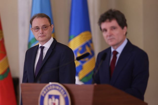 Luca Niculescu a fost desemnat premier de către Președinte; reacții aprinse în mediul politic