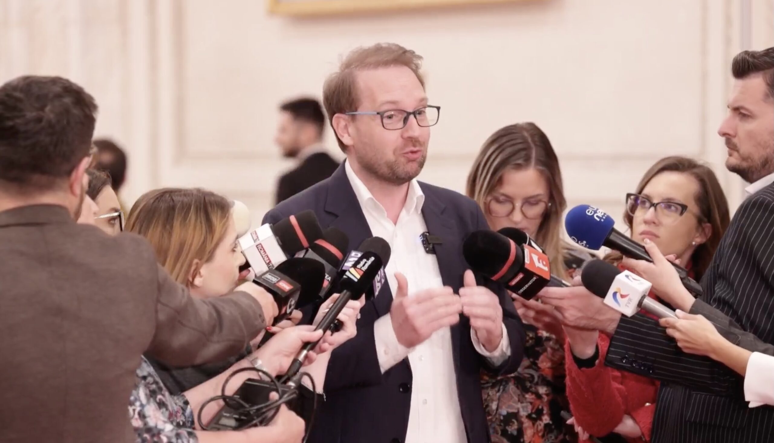 USR refuză să susțină un guvern condus de Luca Niculescu dacă acesta va conține miniștri PSD