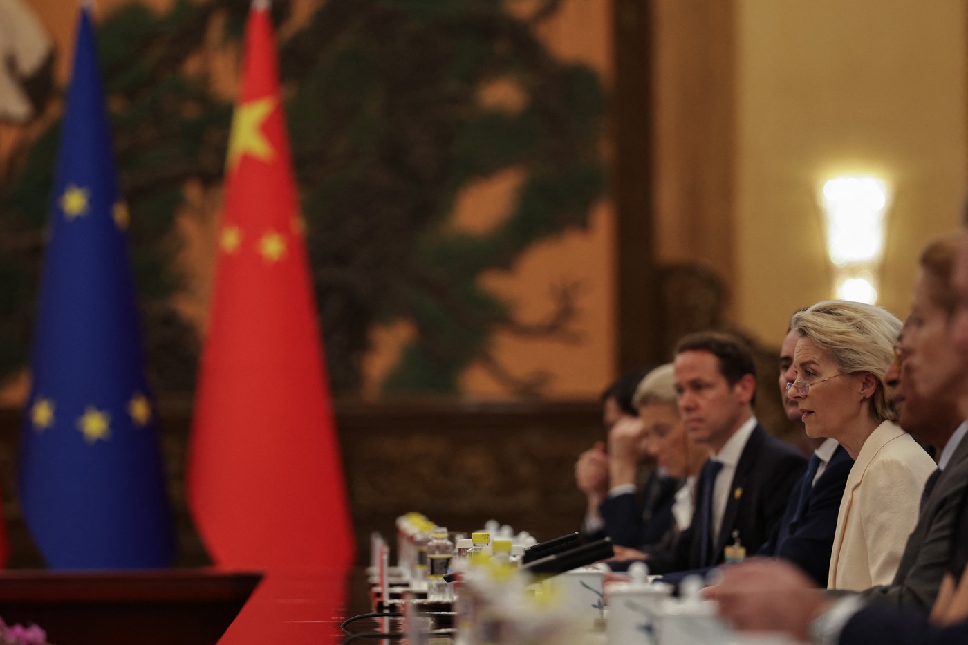 Macron și Merz cer Uniunii Europene noi instrumente comerciale pentru combaterea războiului comercial