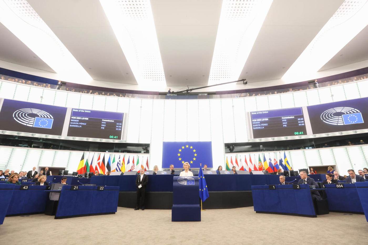 Comisia Europeană propune măsuri de protecție și limitarea dreptului de veto pentru extinderea UE