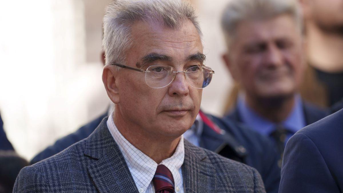 AUR contestă desemnarea lui Luca Niculescu ca premier și face paraleli cu regimul lui Carol al II-lea