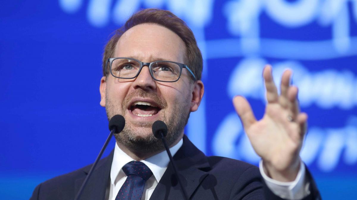 Dominic Fritz solicită organizarea alegerilor anticipate pentru deblocarea scenei politice