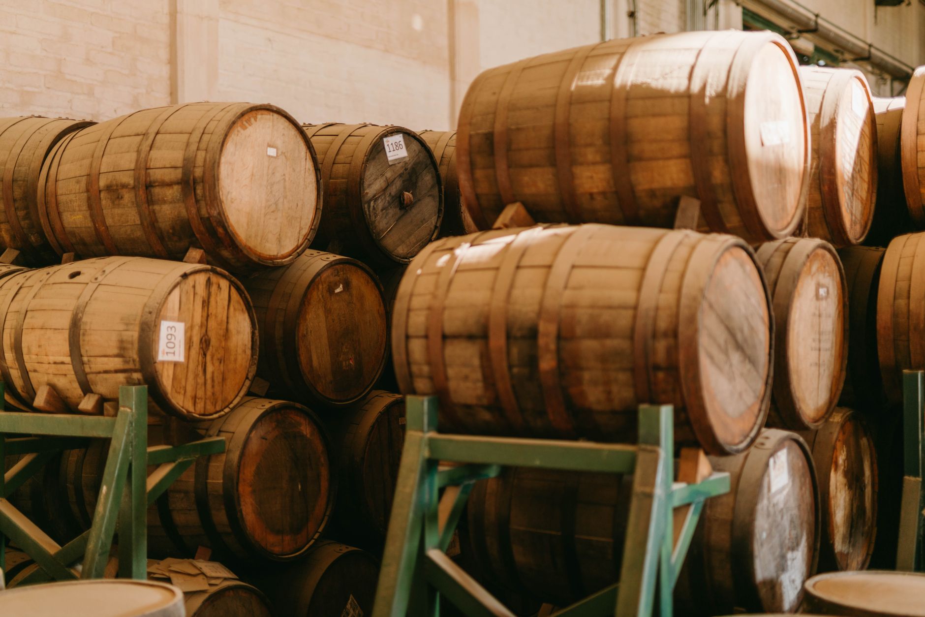 Deputații au păstrat scutirea de accize pentru băuturile alcoolice tradiționale produse în gospodării