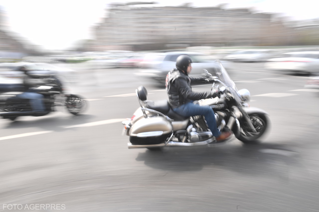 Camera Deputaților a adoptat ca for decizional proiectul de lege privind circulația motocicletelor și mopedelor
