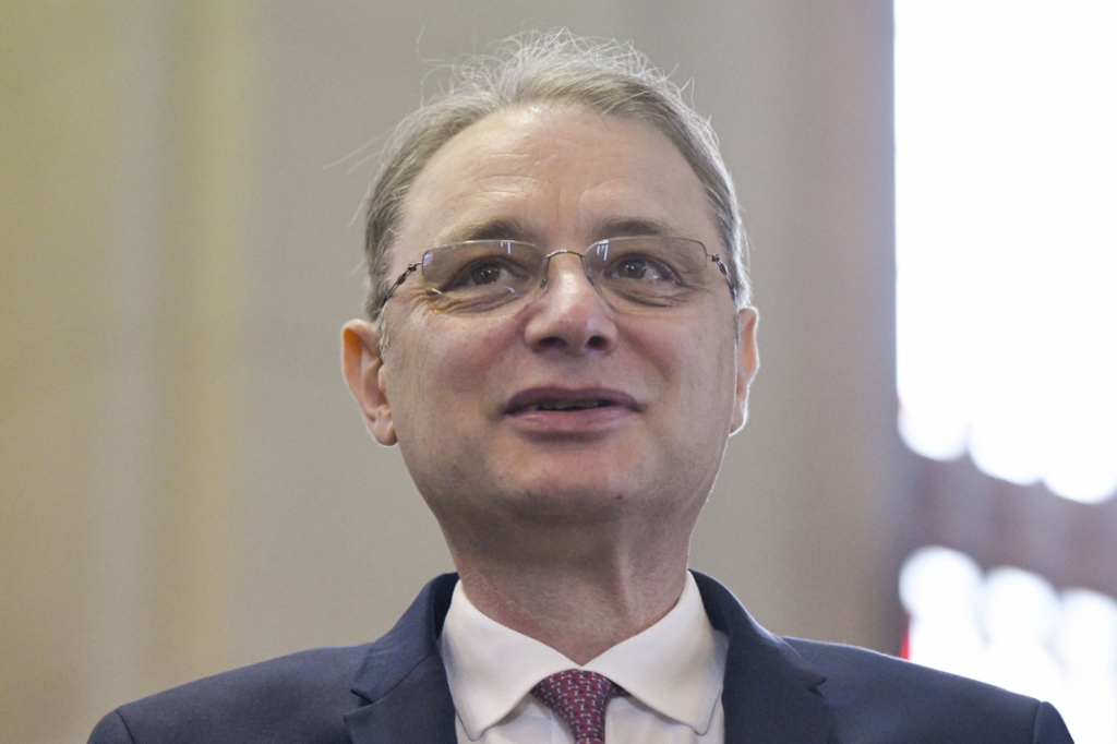 Consultări pentru formarea Guvernului: Luca Niculescu se întâlnește joi cu PSD, PNL și UDMR
