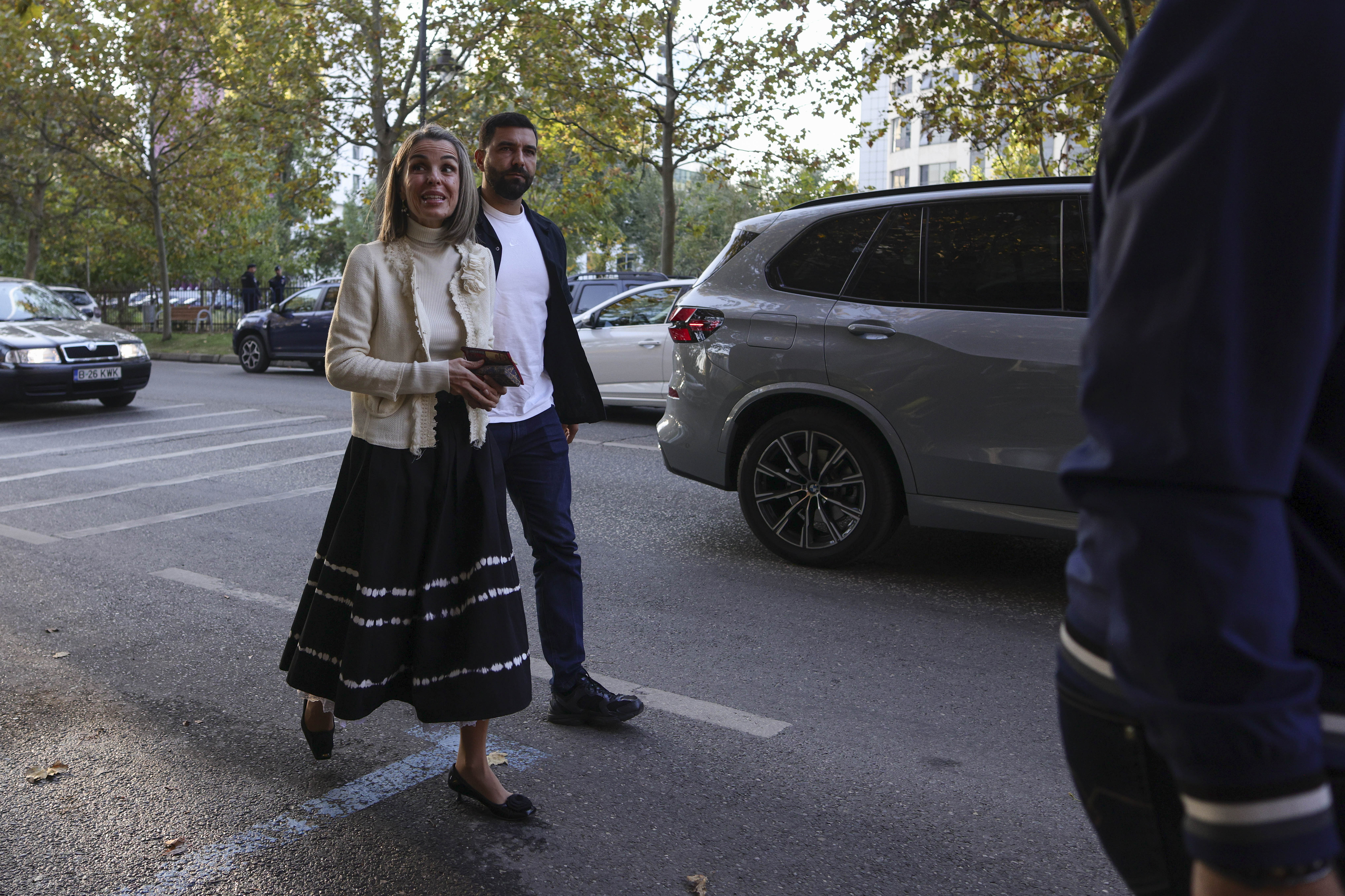 Soții Georgescu sunt la DIICOT pentru a treia zi consecutivă în dosarul de înșelăciune