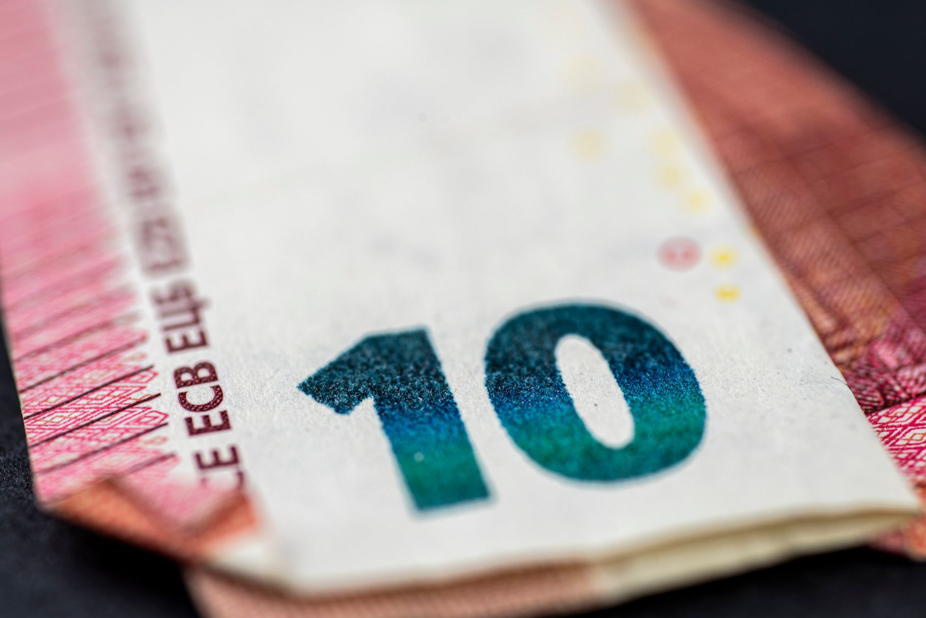 Nazare participă la reuniunea ECOFIN de la Luxemburg pentru susținerea intereselor economice ale României