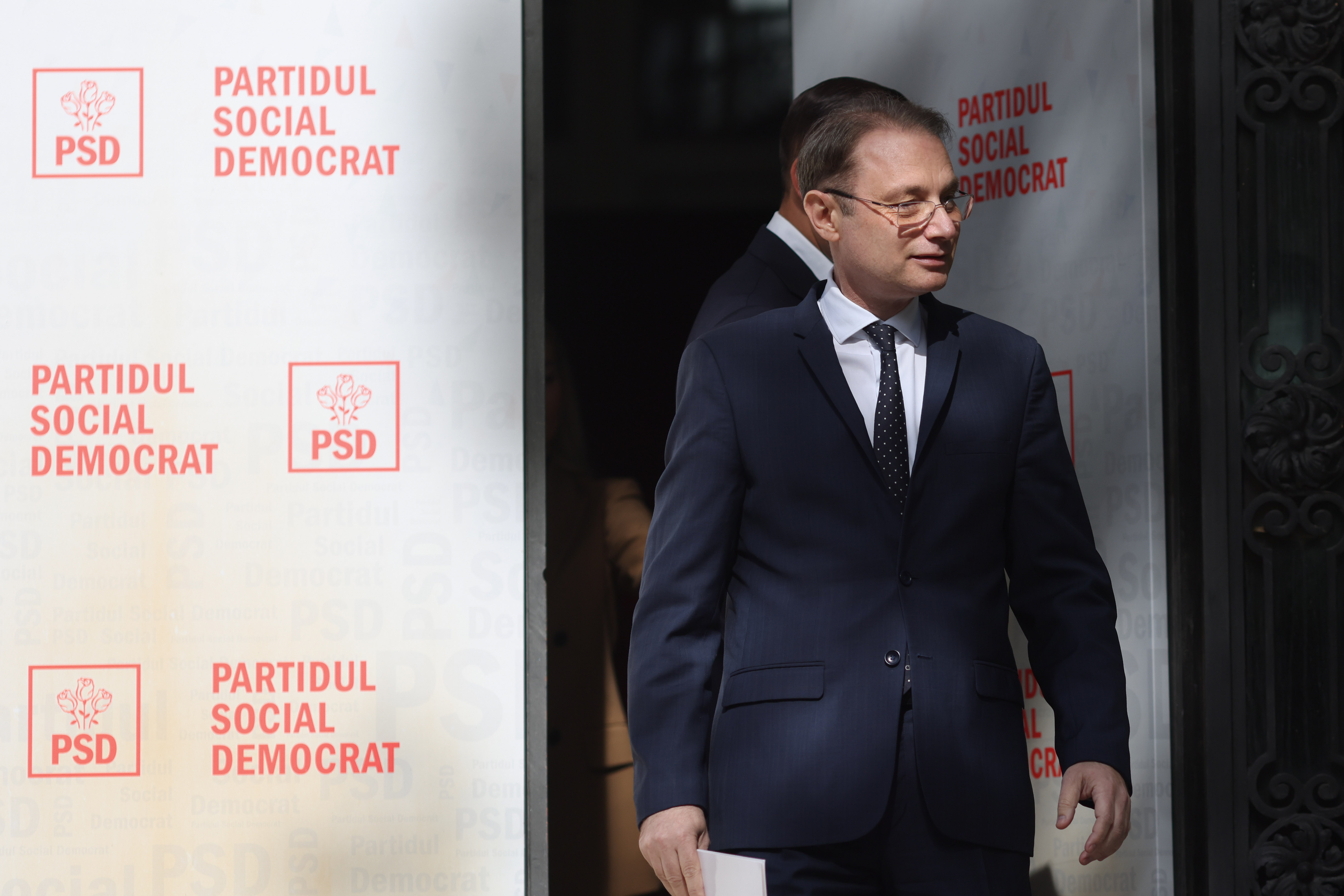 Negocierile pentru guvernul Luca Niculescu sunt blocate de condițiile impuse de PSD