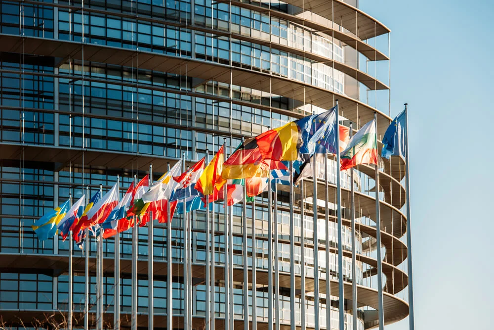Datoria Uniunii Europene ar putea atinge un trilion de euro, avertizează auditorii europeni