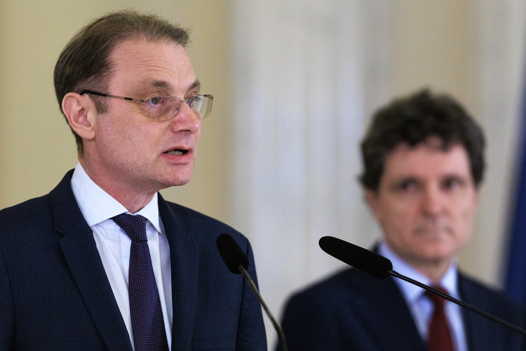Luca Niculescu promite indexarea pensiilor și reluarea discuțiilor pentru noua lege a salarizării