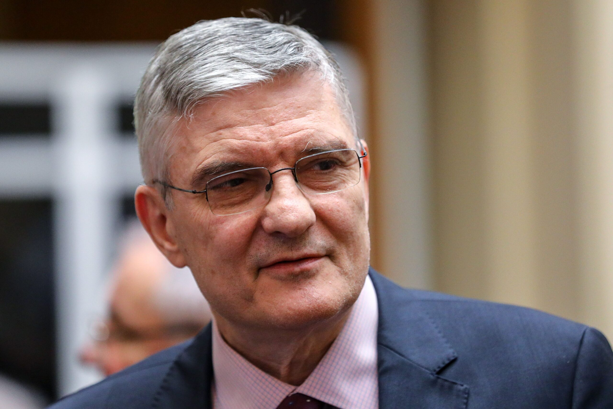Daniel Dăianu avertizează că criza politică reprezintă principalul risc pentru economia României