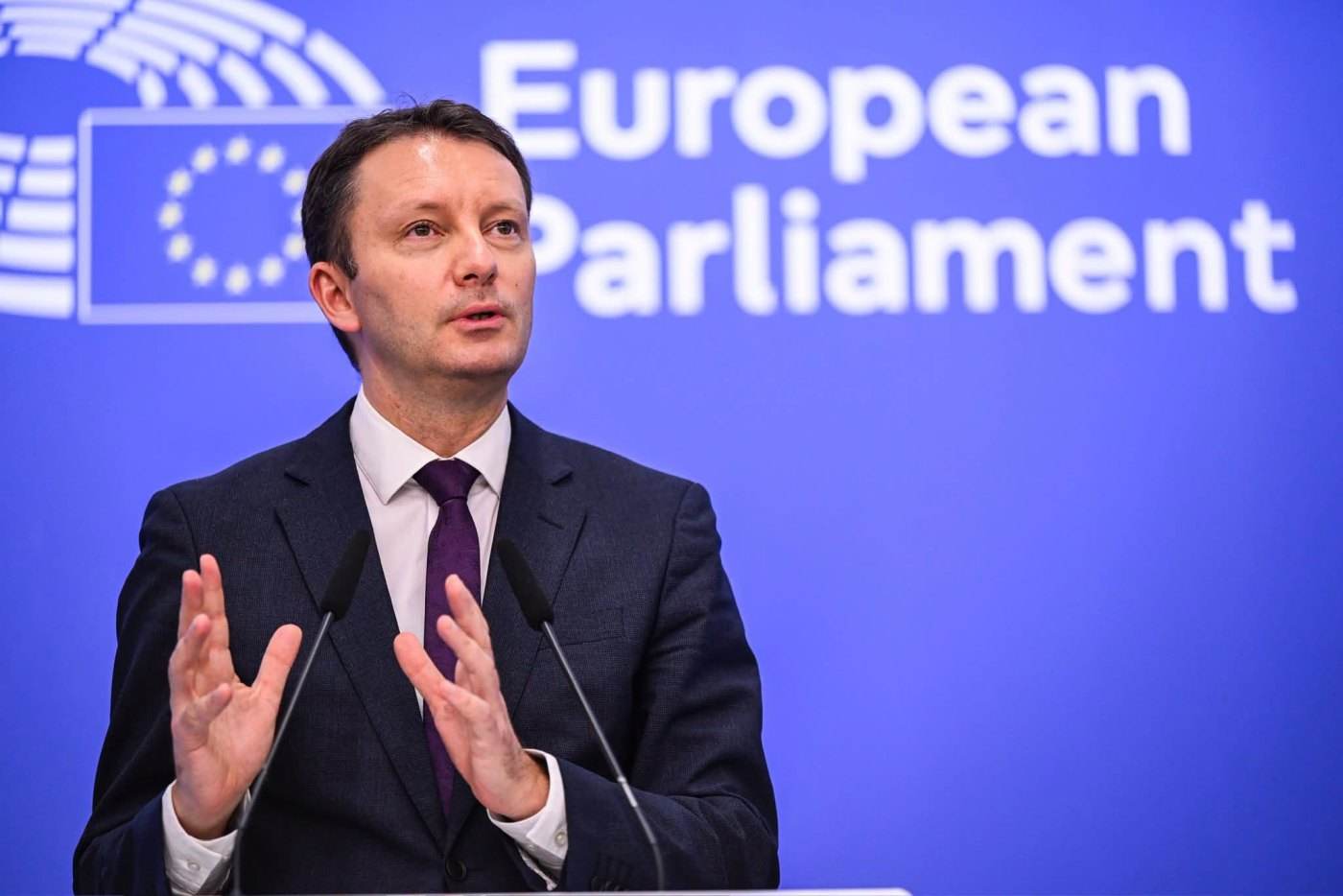 Parlamentul European refuză propunerea Irlandiei de a reduce bugetul UE cu 8%