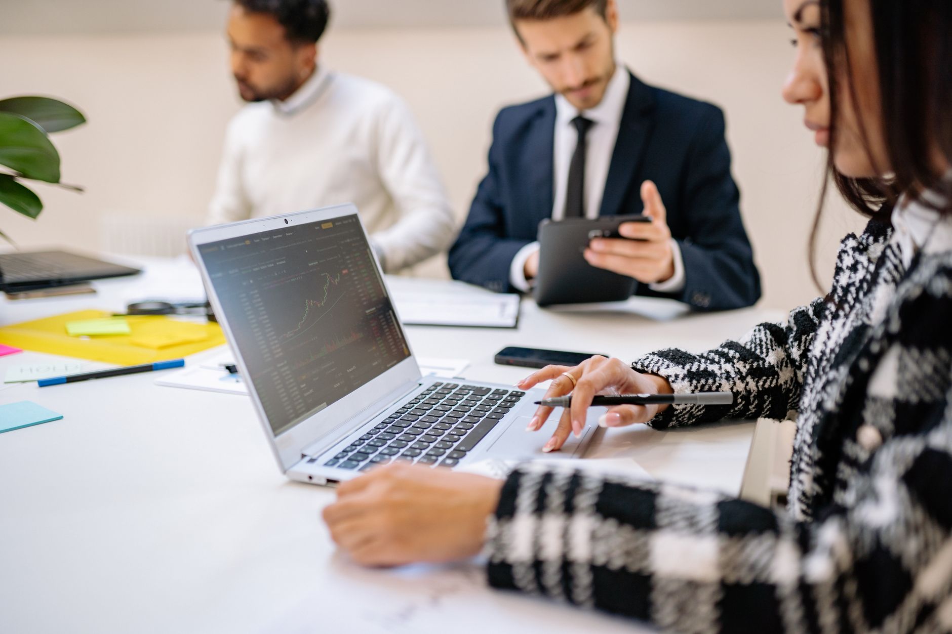Proiecte de finanțare și digitalizare: Darău prezintă măsurile pentru antreprenorii din România