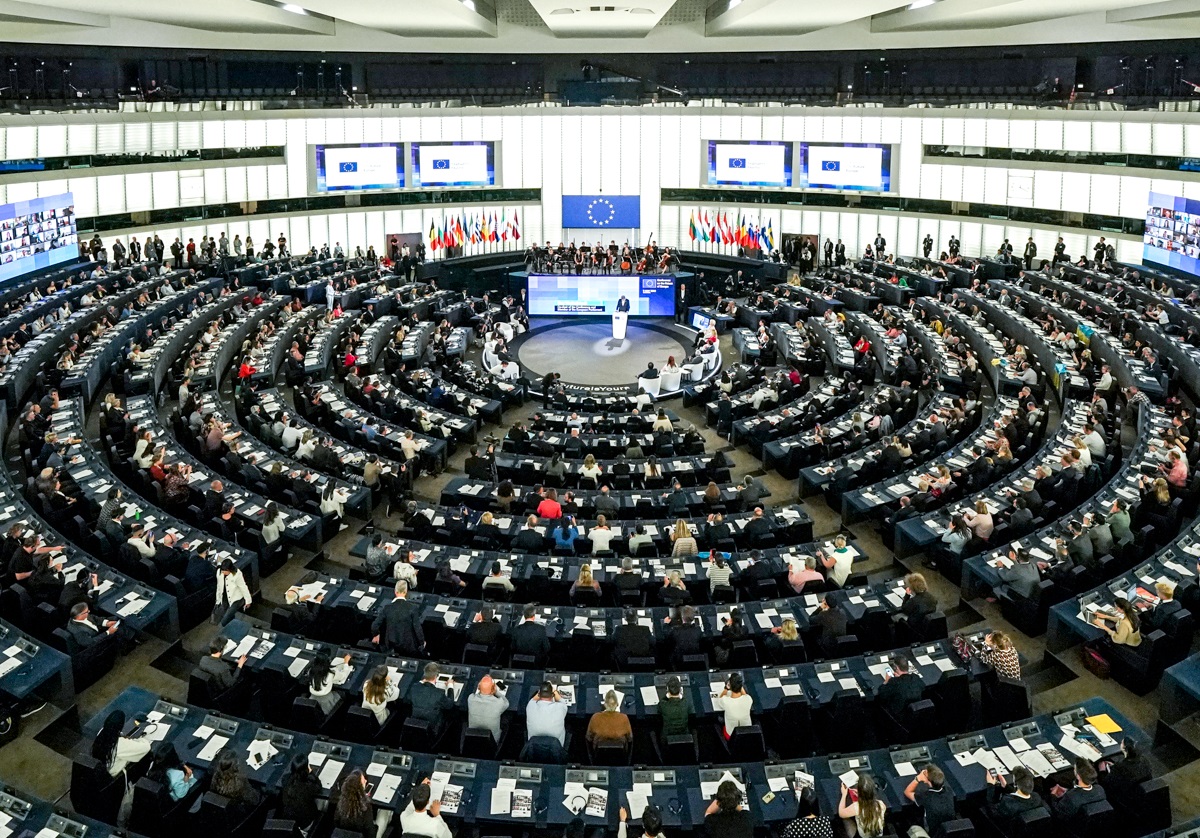 Disputa bugetară din Uniunea Europeană: conflictul dintre grupurile Frugalii și Prietenii Coeziunii