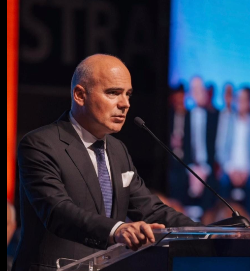 Rareș Bogdan se declară dispus să intre într-un Cabinet Luca Niculescu pentru guvernarea României