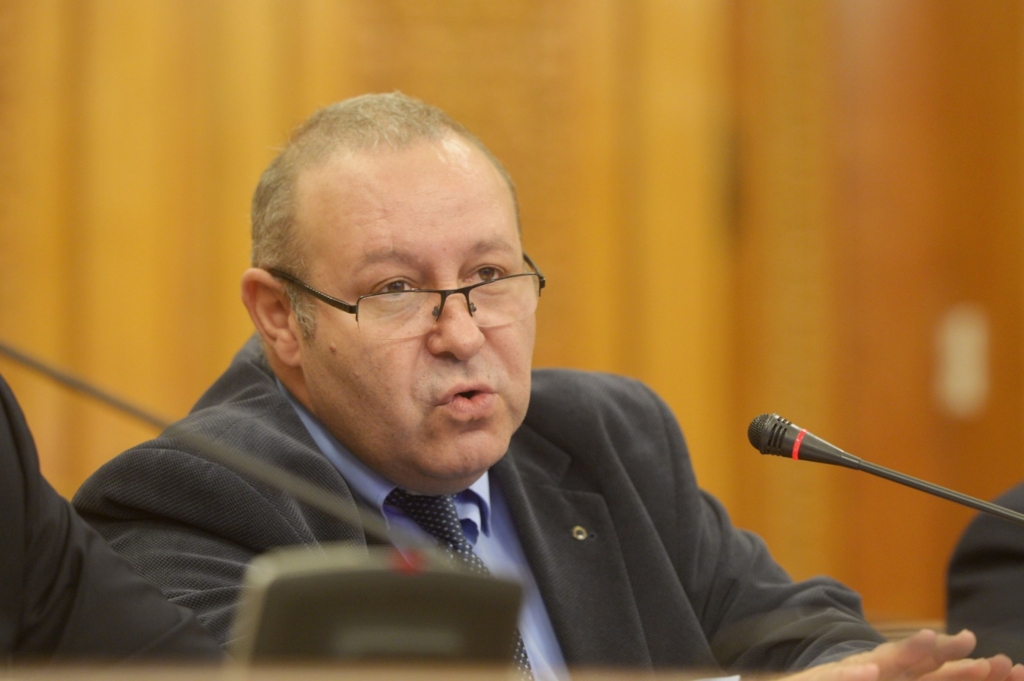 Daniel Fenechiu a retras semnătura de pe proiectul de lege privind drogurile din motive politice