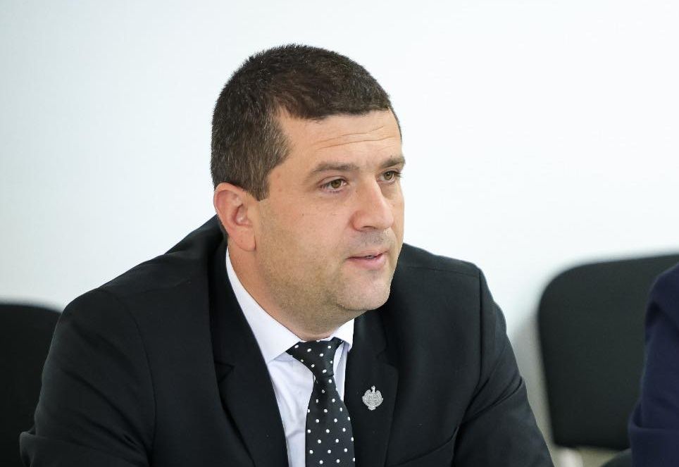 Dispută politică între USR și PSD privind adeziunea lui Radu Miruță în anul 2005