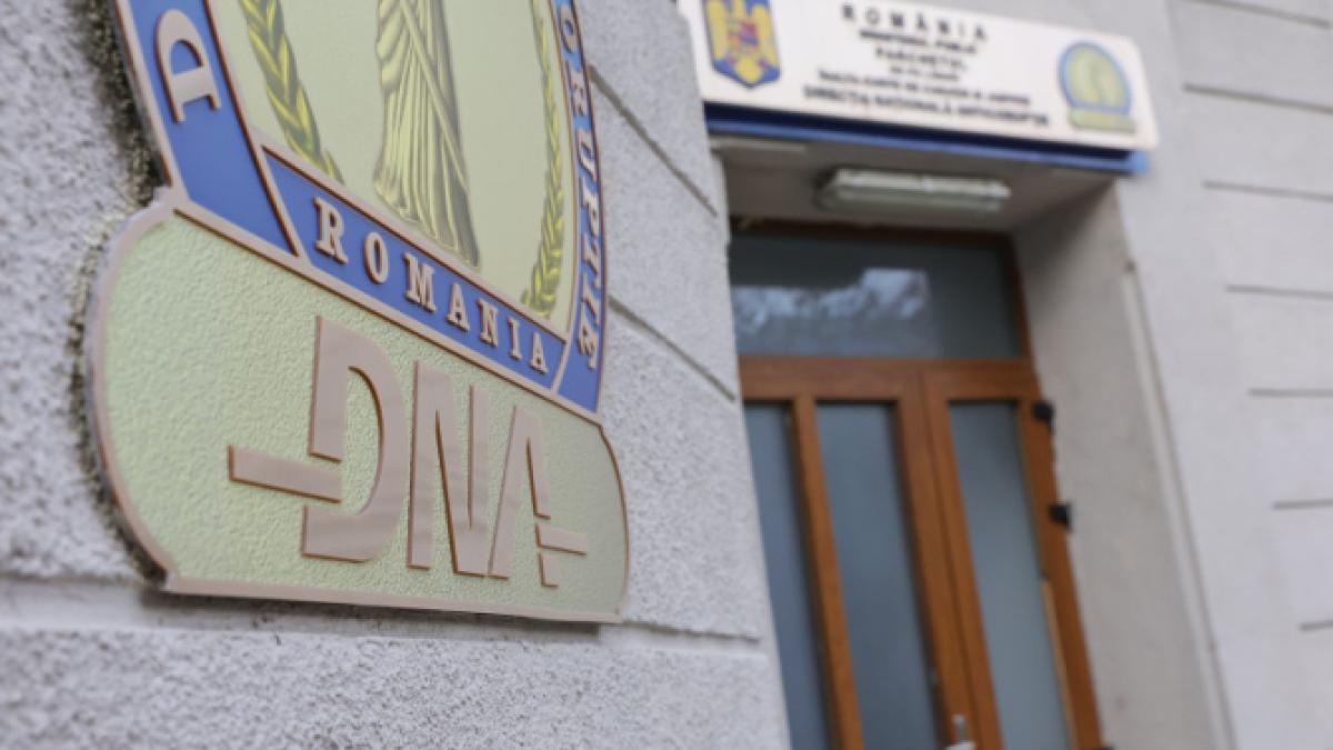 Percheziții DNA la Serviciul Permise și Înmatriculări Ilfov pentru mită și corupție