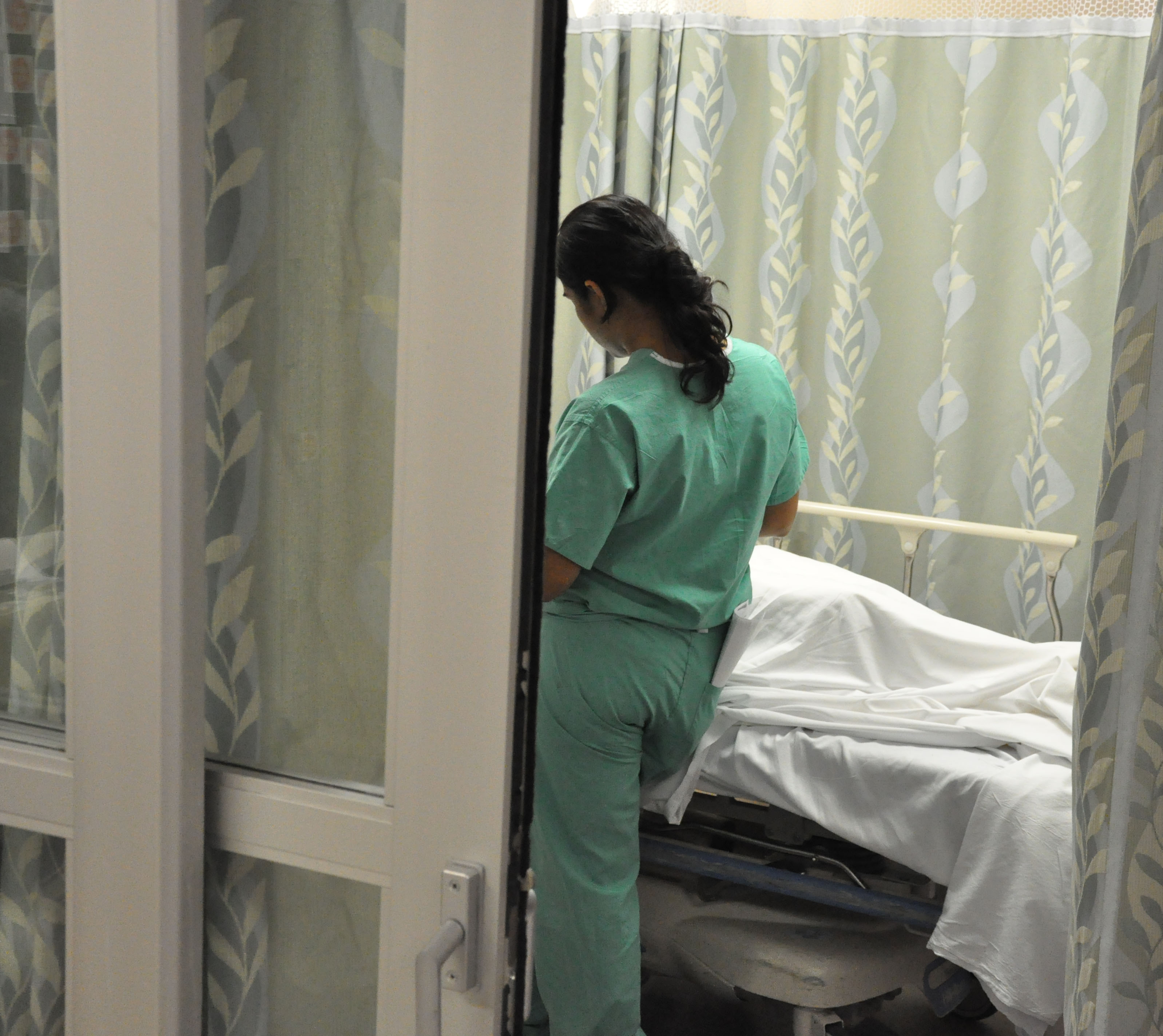 Aparținătorii pacienților oncologici pot primi concediu și indemnizație pentru investigații medicale