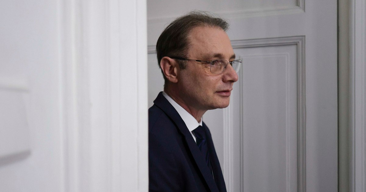 Luca Niculescu analizează trei variante pentru formarea Guvernului: de la cabinet politic la unul tehnocrat