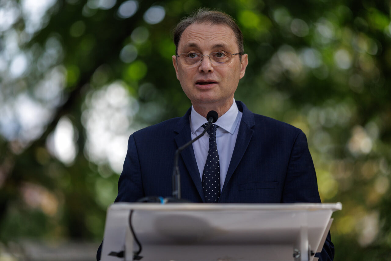 Luca Niculescu anunță depunerea listei de miniștri după consultările cu partidele parlamentare